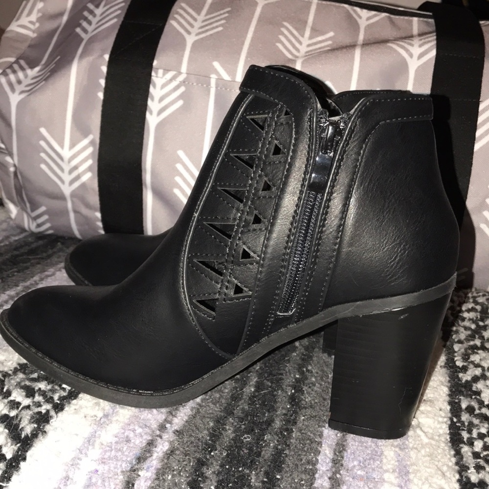 Top Moda Black Geometric Cutout Bootie